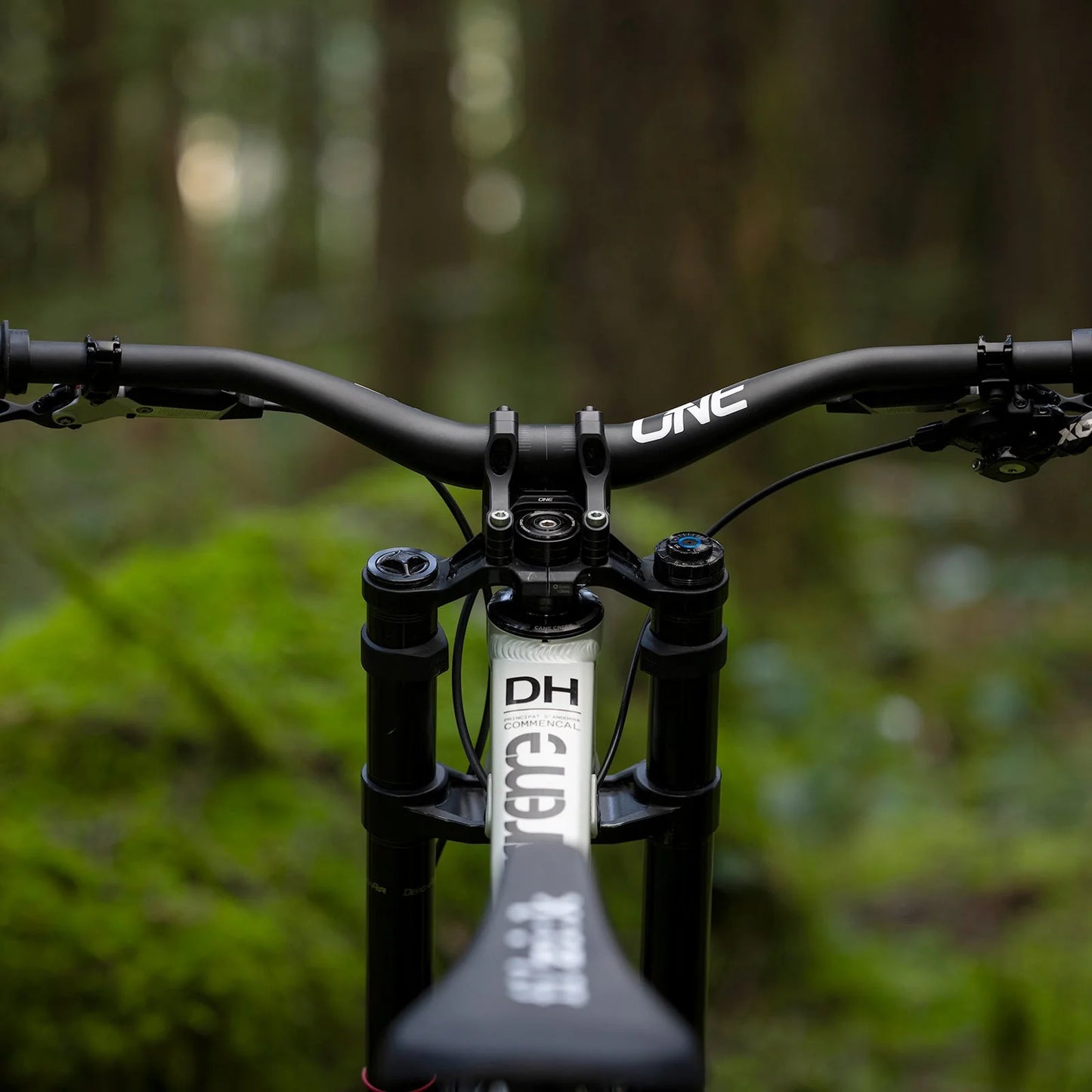 V2 Carbon Handlebar 800mm
